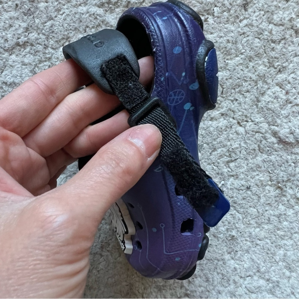 Crocs x Space Jam Basketball Tune Squad Classic All-Terrain Kids’ Clogs Shoes - Picture 8 of 13